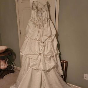 NEW WEDDING DRESS
